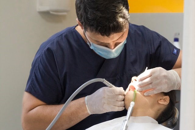Dlaczego regularne wizyty u dentysty są kluczowe dla zdrowia